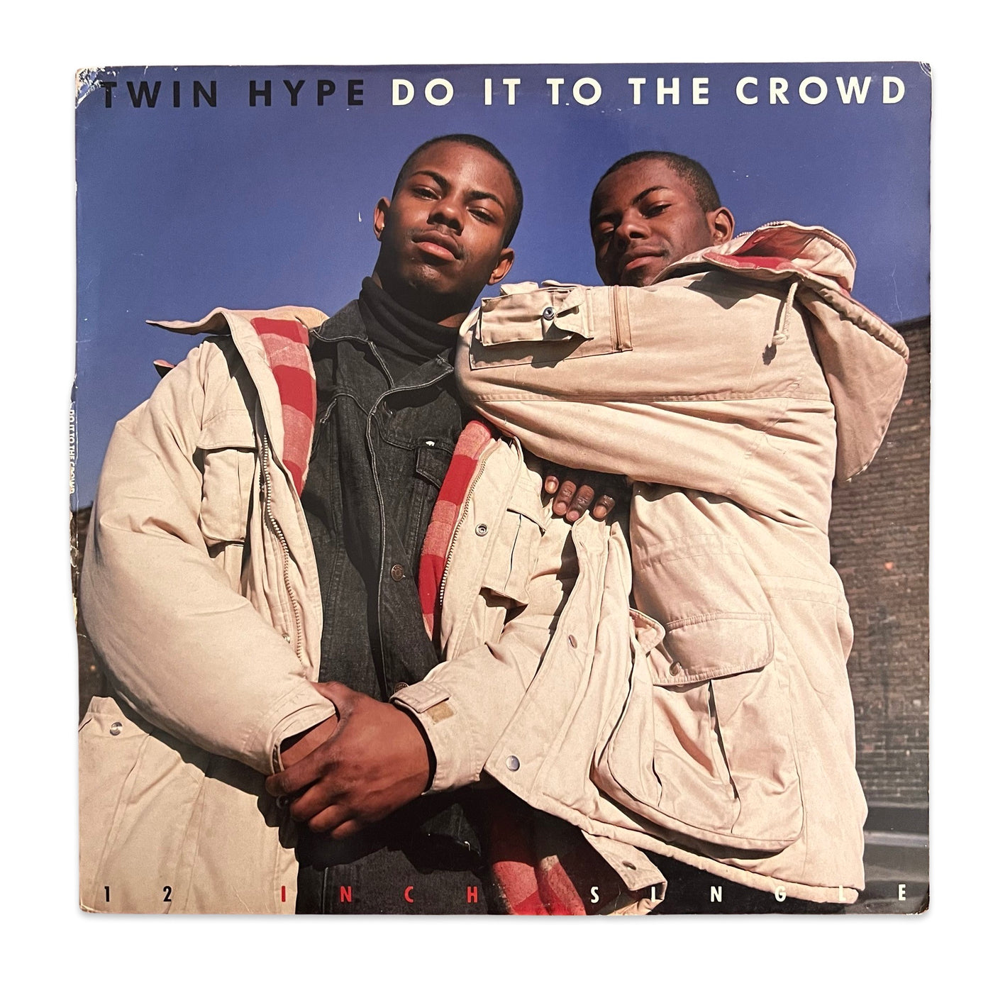 Twin Hype – Do It To The Crowd